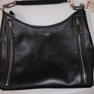 Michael kors bag (black/gold)